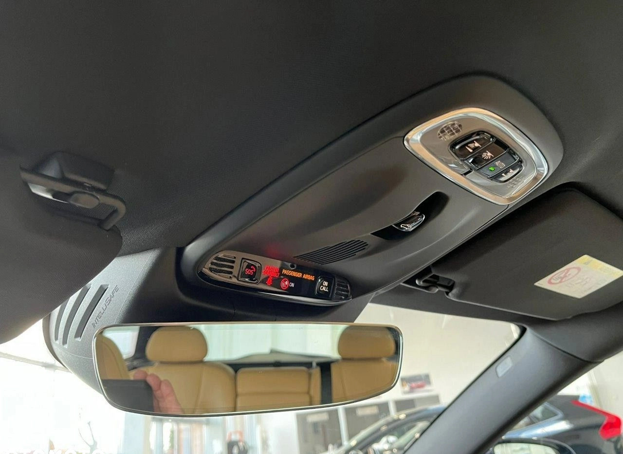 Volvo V90 cena 116900 przebieg: 106000, rok produkcji 2016 z Stronie Śląskie małe 466
